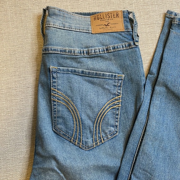 NEW Hollister High-Rise Super Skinny Jeans Light Wash - Picture 2 of 9